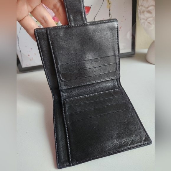 CHANEL CC Logo Caviar Skin Bifold Wallet - Picture 3 of 7